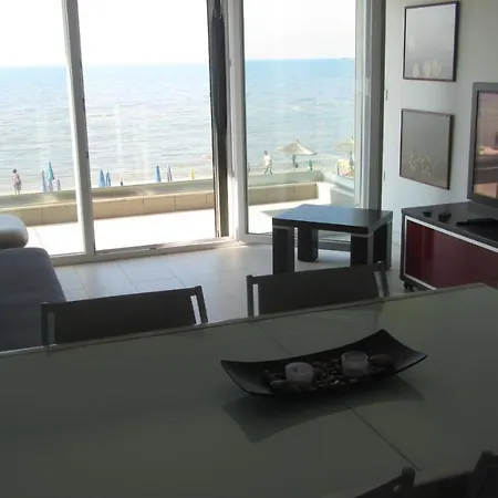 Fronte Spiaggia Apartment *